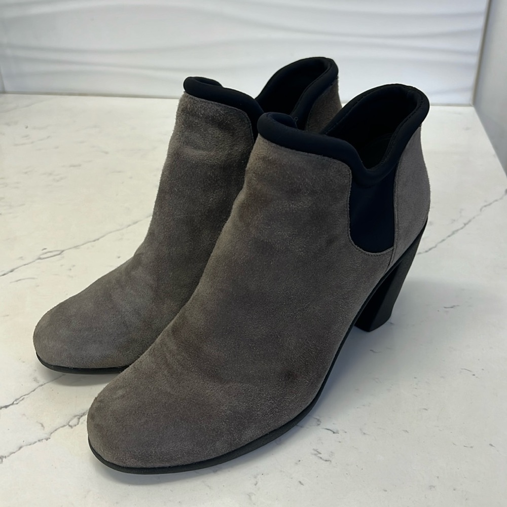 Gently Used Clark Suede Ankle Boots- 7.5 Women